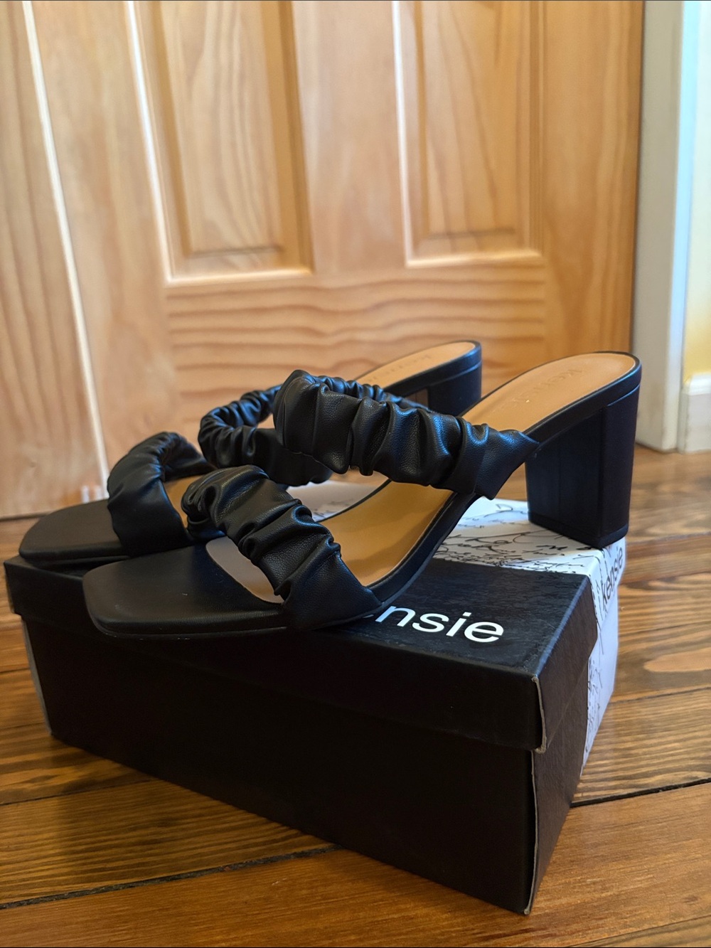 Kensie Never Worn Block Heel Sandals